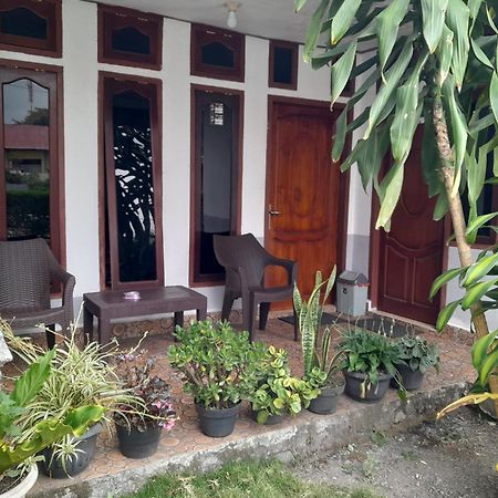 Arnolds Familly Homestay Bajawa Extérieur photo