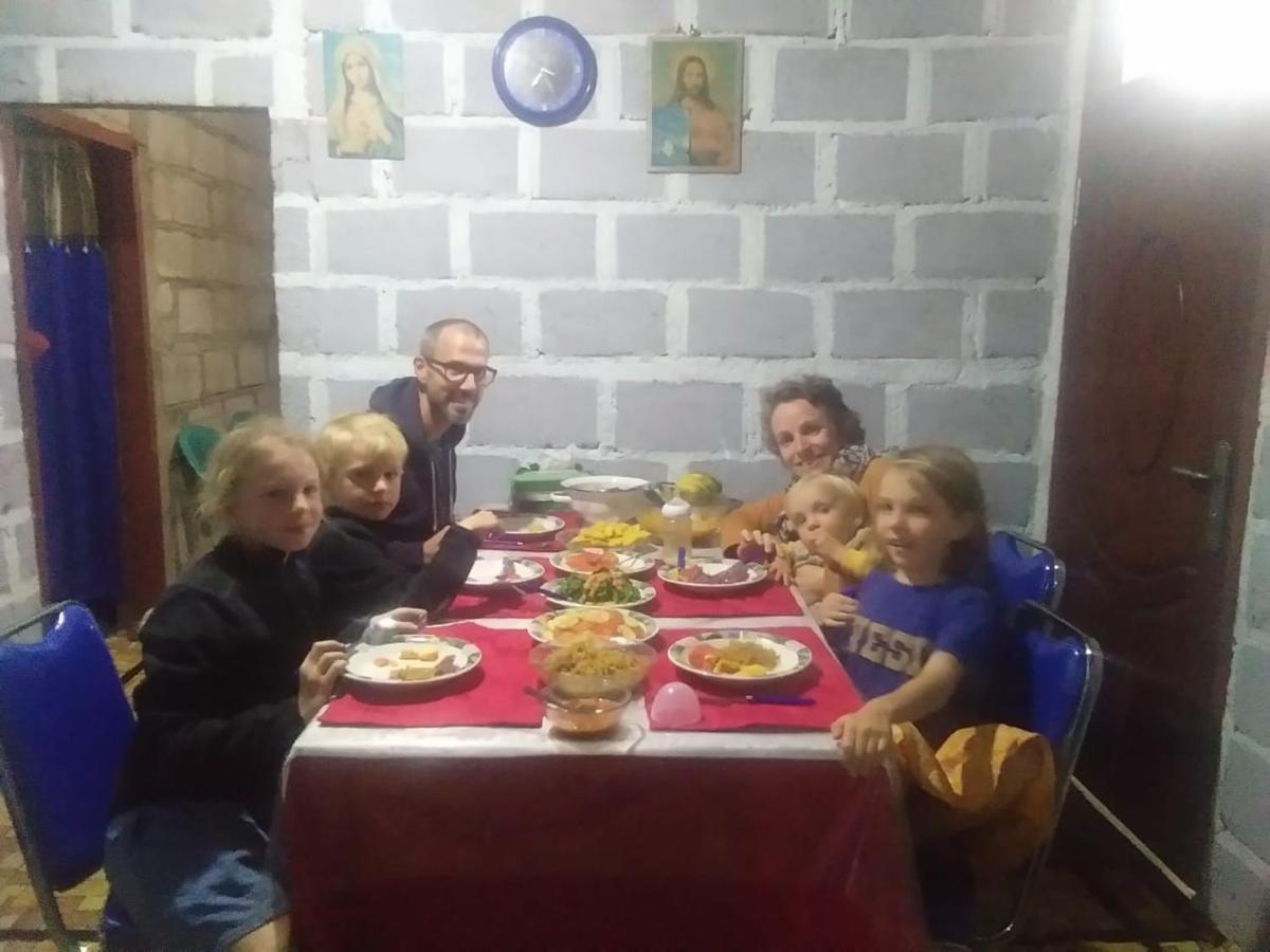 Arnolds Familly Homestay Bajawa Extérieur photo