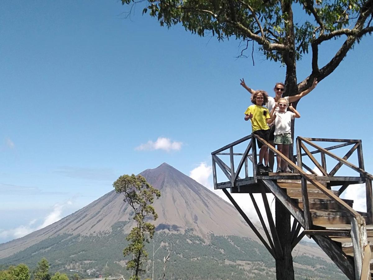 Arnolds Familly Homestay Bajawa Extérieur photo