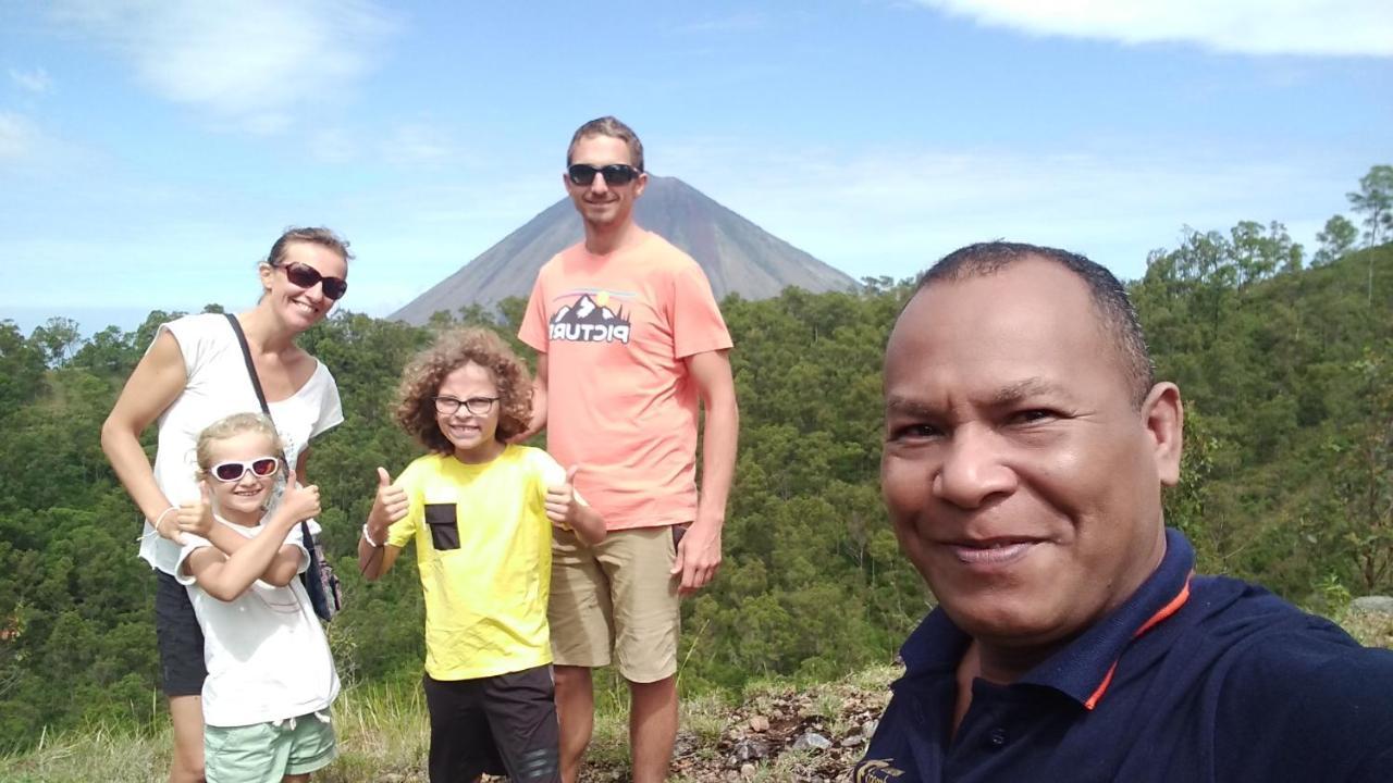 Arnolds Familly Homestay Bajawa Extérieur photo