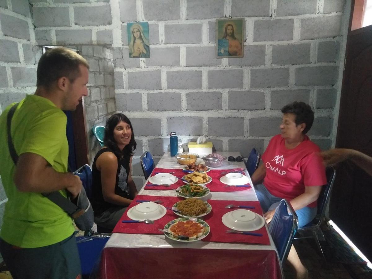 Arnolds Familly Homestay Bajawa Extérieur photo