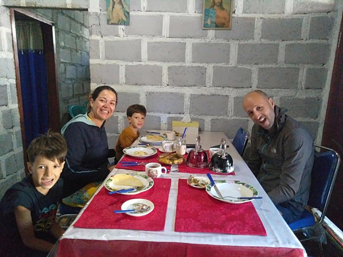 Arnolds Familly Homestay Bajawa Extérieur photo