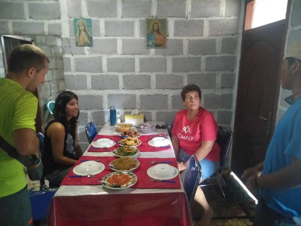 Arnolds Familly Homestay Bajawa Extérieur photo
