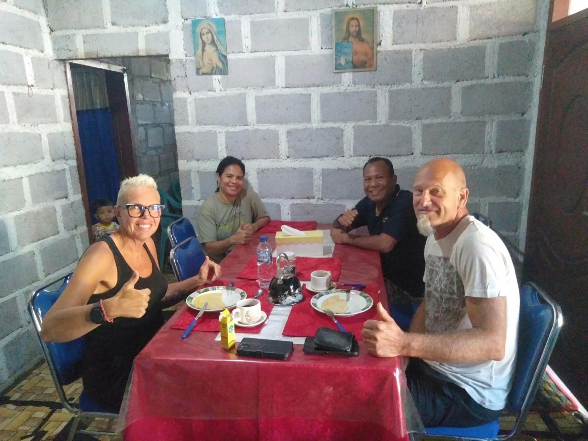 Arnolds Familly Homestay Bajawa Extérieur photo